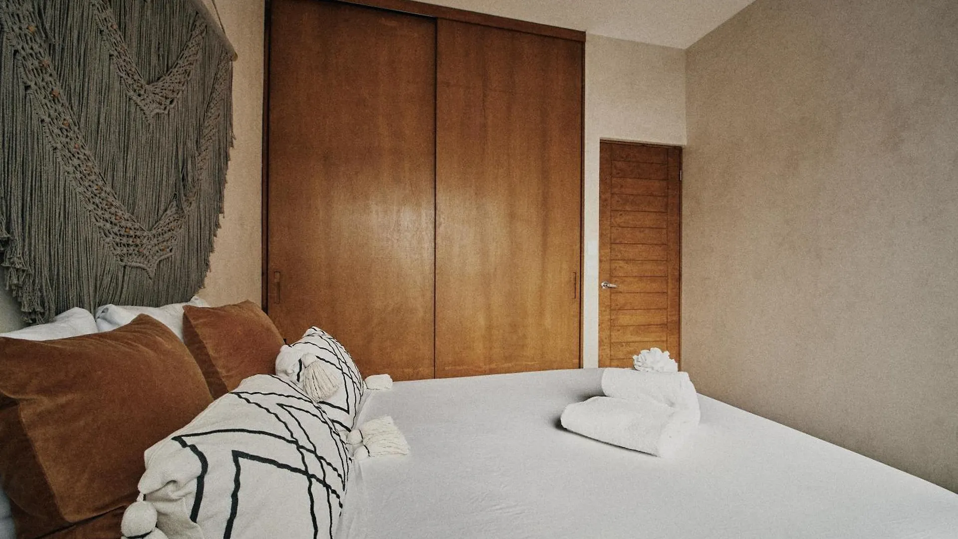 Yax'Na House Luxury 240M2 - 12 Persons - 6 Rooms - 2 Swimming Pool - 3 Jacuzzis Tulum Mexiko